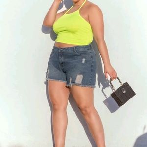 Shorts SHEIN Plus Raw Hem Ripped Denim 5” Inseam;14” Rise; 25” Hips; 40” Waist